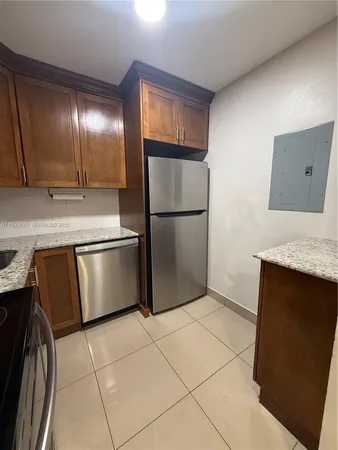 $2,250 | 100 Southeast 5th Avenue, Unit 1, Hallandale Beach, FL 33009