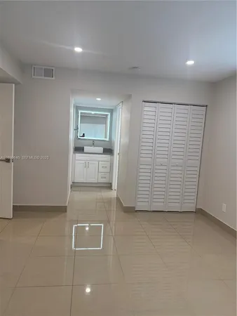 $2,250 | 100 Southeast 5th Avenue, Unit 1, Hallandale Beach, FL 33009