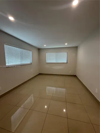 $2,250 | 100 Southeast 5th Avenue, Unit 1, Hallandale Beach, FL 33009