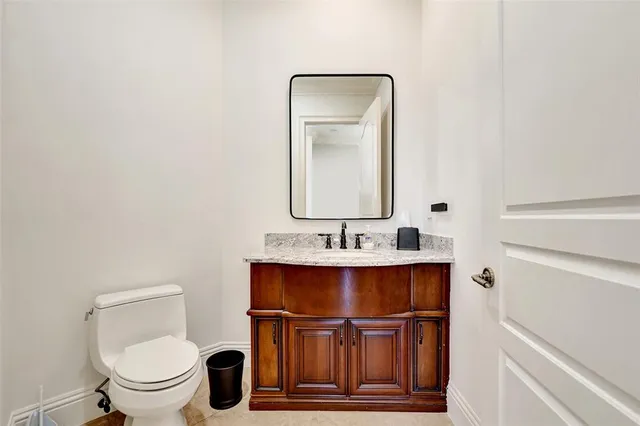 a view of a garden with a flower in a garden