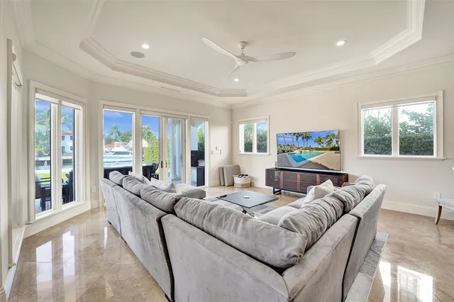 $6,199,000 | 642 Palm Drive, Hallandale Beach, FL 33009