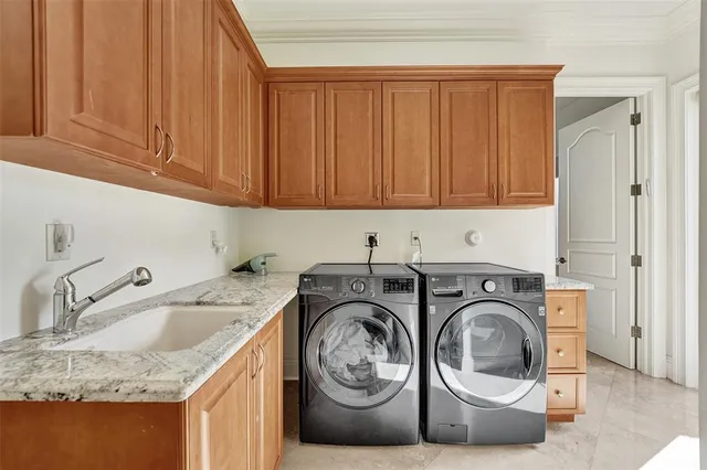 $6,199,000 | 642 Palm Drive, Hallandale Beach, FL 33009