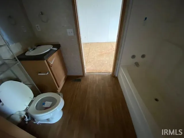 $68,400 | 9951 East McKinley Street, Otwell, IN 47564