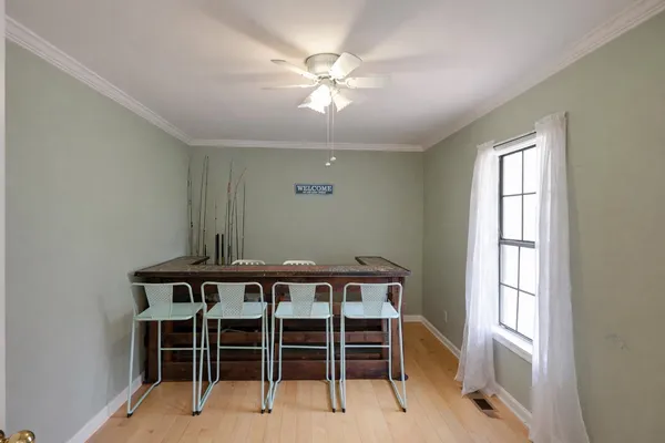 a view of a livingroom with furniture