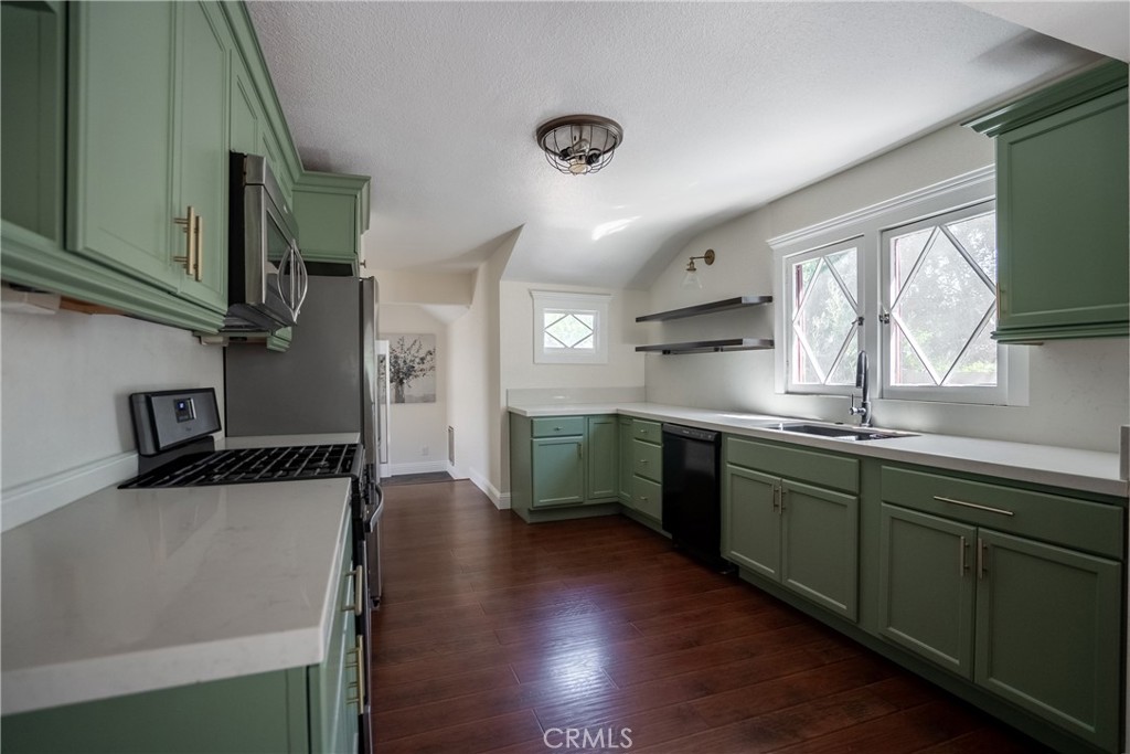 2988 Brockton Avenue Riverside, CA 92501 - Photo 10 of 23