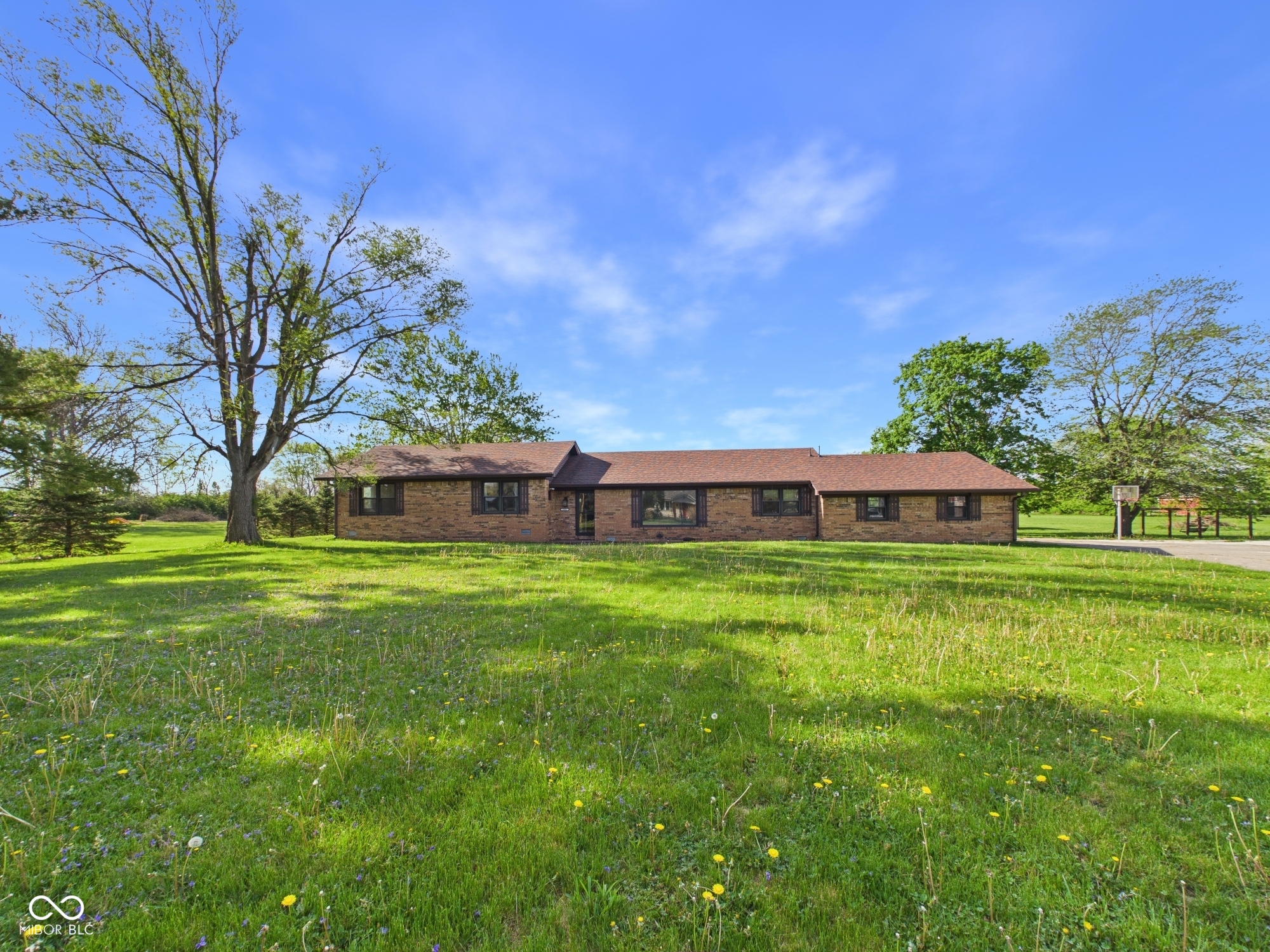 2951 East Cross Street Anderson, IN 46012 - Photo 1 of 61