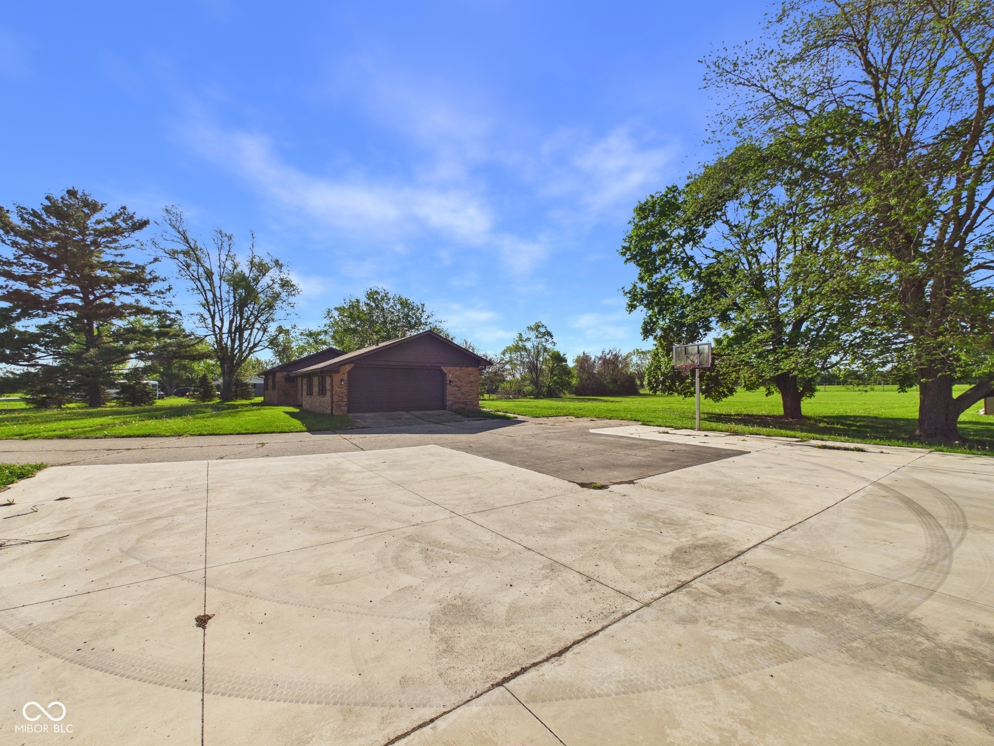 2951 East Cross Street Anderson, IN 46012 - Photo 18 of 61