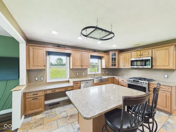 $415,000 | 2951 East Cross Street, Anderson, IN 46012