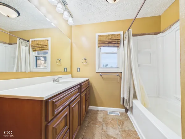 $415,000 | 2951 East Cross Street, Anderson, IN 46012