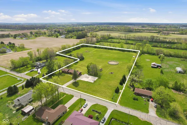 $415,000 | 2951 East Cross Street, Anderson, IN 46012