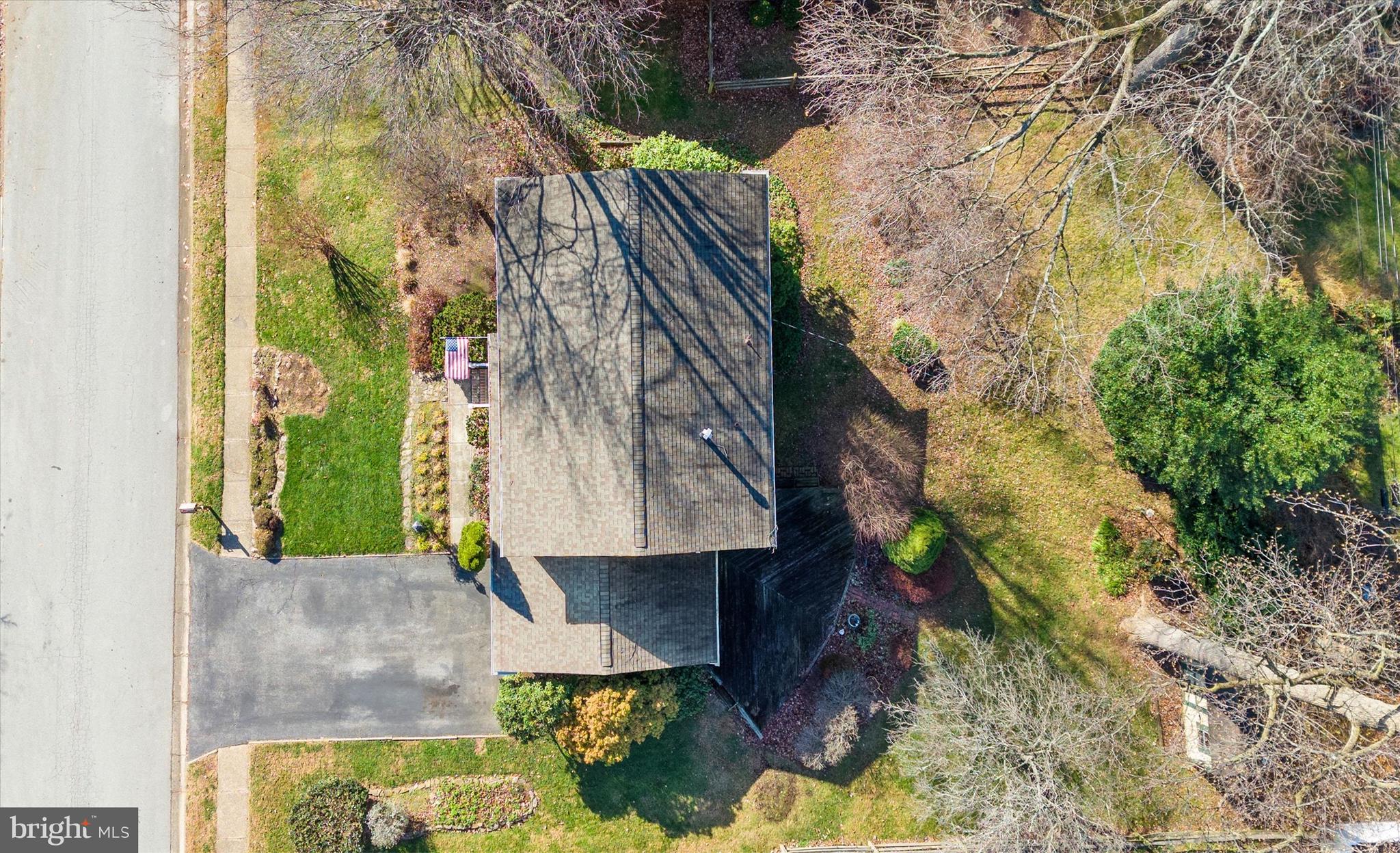 2605 Cayuga Road Wilmington, DE 19810 - Photo 53 of 53 a backyard of a house with lots of green space