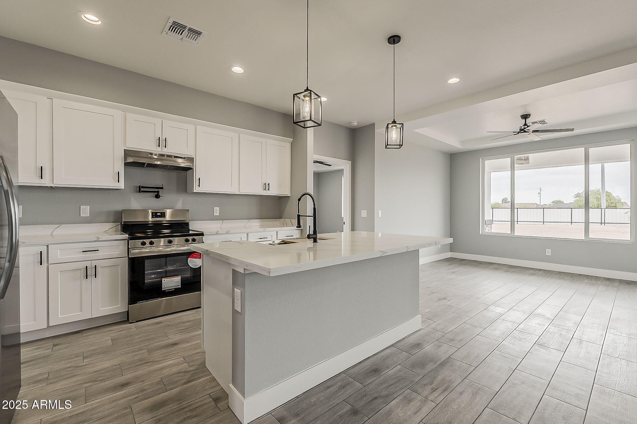 3925 North Maya Road Eloy, AZ 85131 - Photo 10 of 44 Kitchen