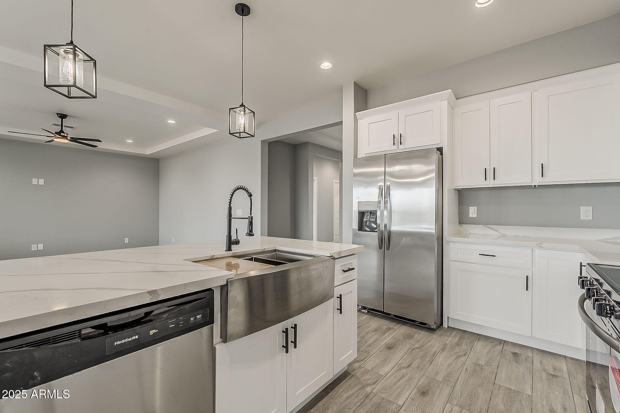 3925 North Maya Road Eloy, AZ 85131 - Photo 12 of 44 Farmhouse/apron sink