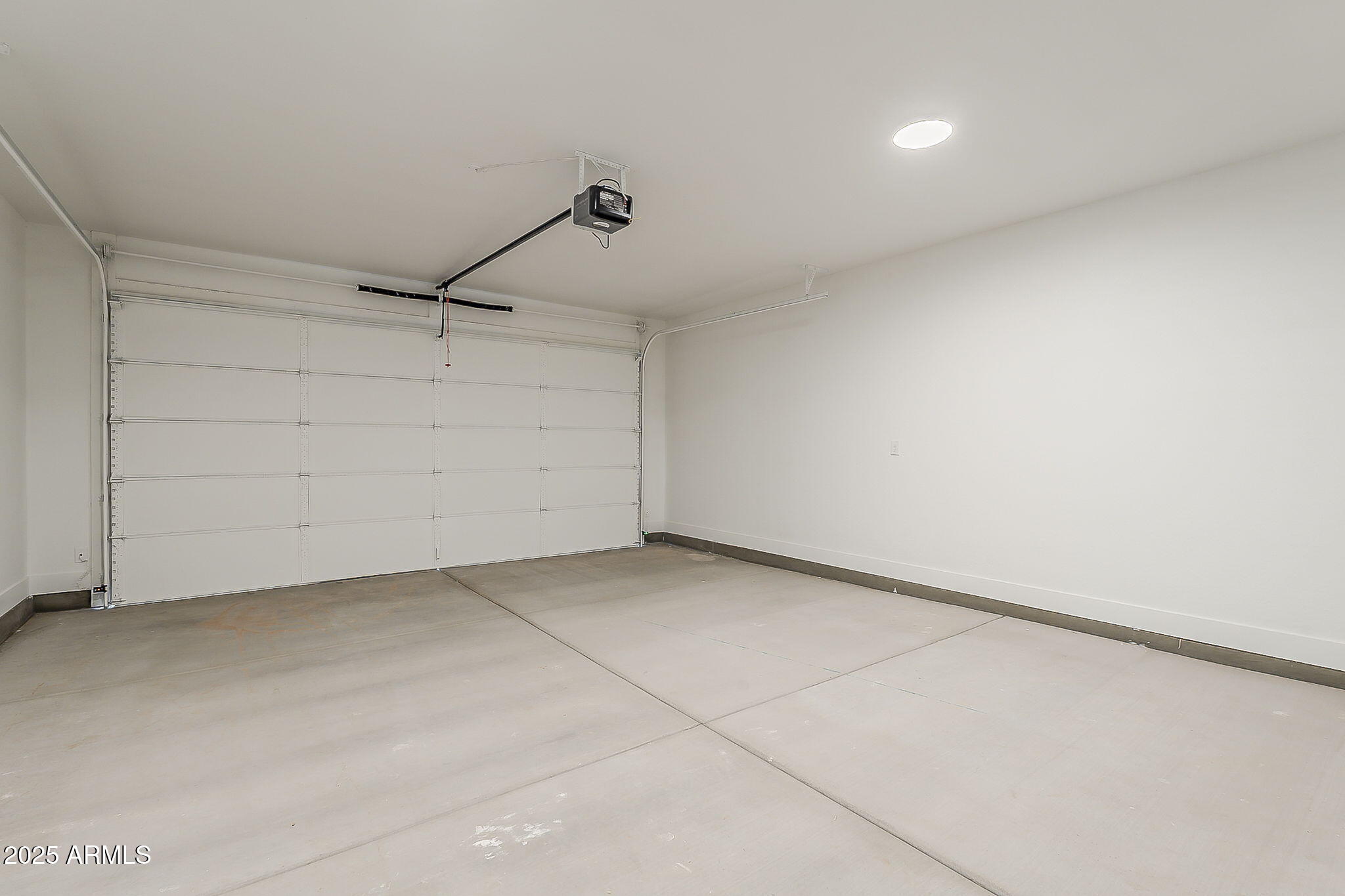 3925 North Maya Road Eloy, AZ 85131 - Photo 33 of 44 2 Car Garage