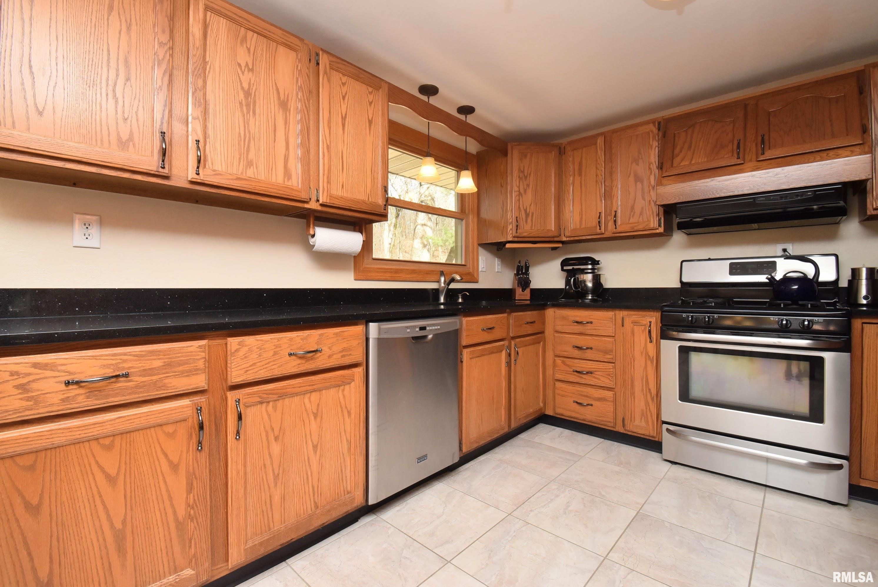 5721 North Koerner Road Peoria, IL 61615 - Photo 16 of 49 Gallery Image 16