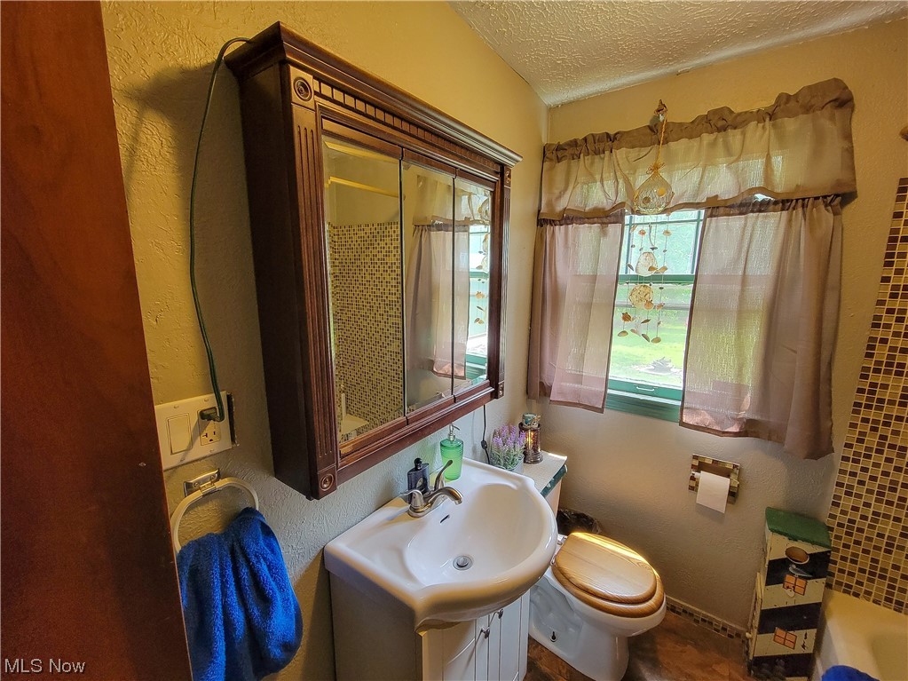 1371 Palmyra Road Southwest Warren, OH 44485 - Photo 13 of 21