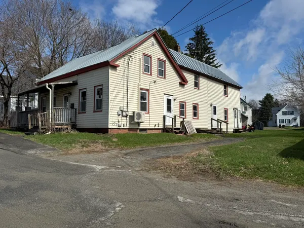 $98,000 | 2 Burrill Street, Fairfield, ME 04937