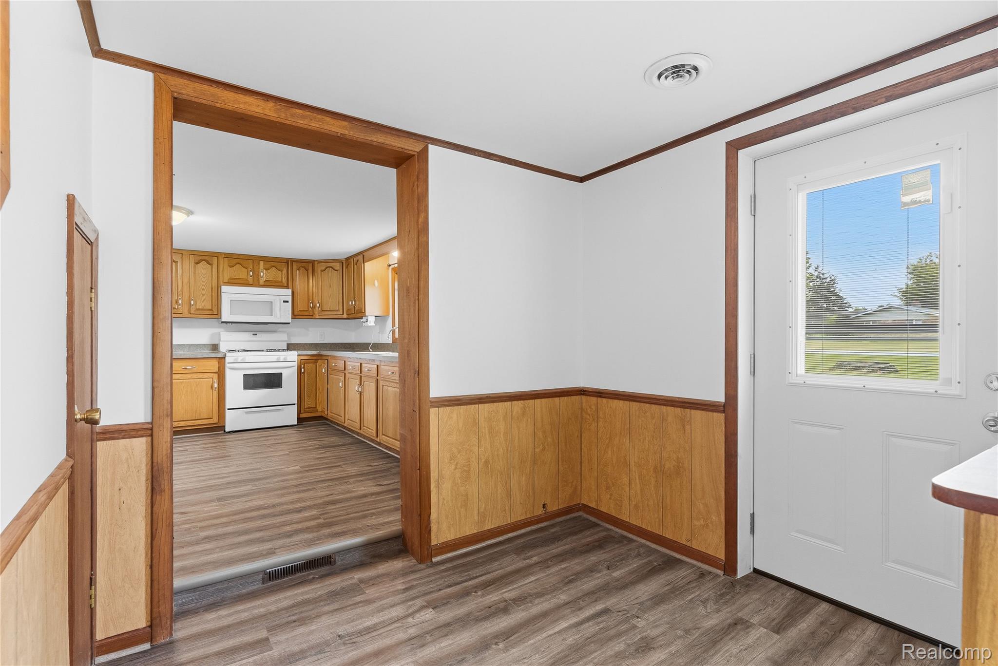 1843 Curtis Road Birch Run, MI 48415 - Photo 5 of 25 DSC07170.jpg