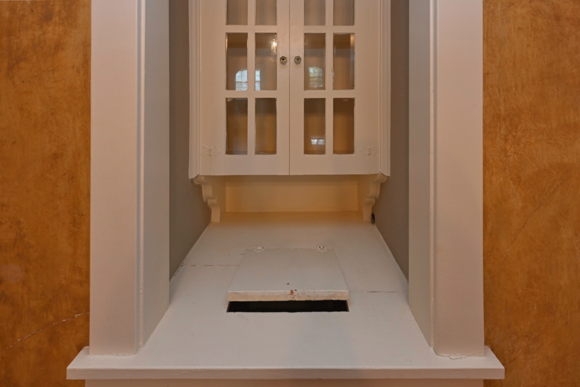 4228 Brush Hill Road Nashville, TN 37216 - Photo 22 of 100 a view of a hallway with wooden floor and a window