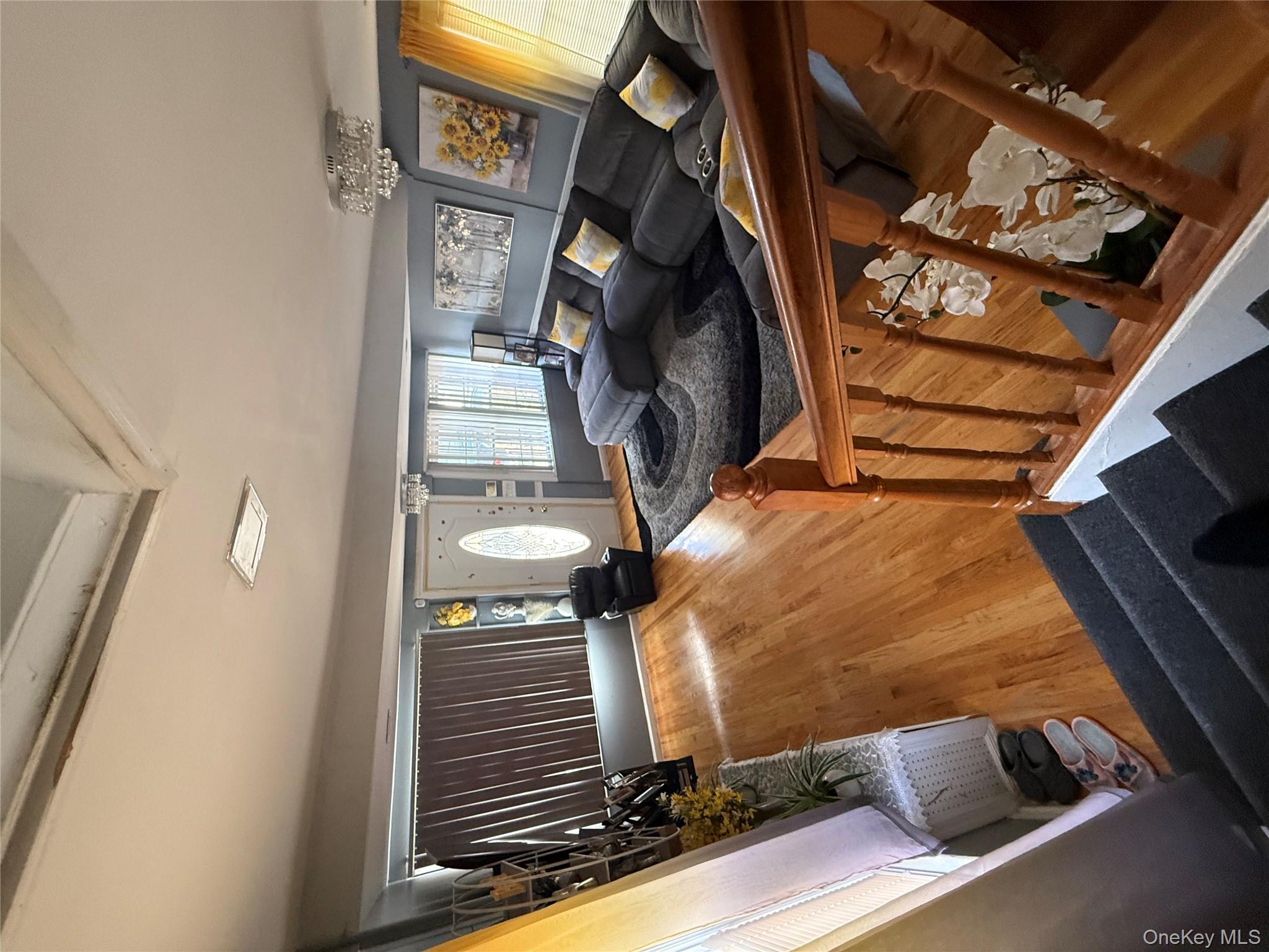 136-29 220th Place Queens, NY 11413 - Photo 29 of 45