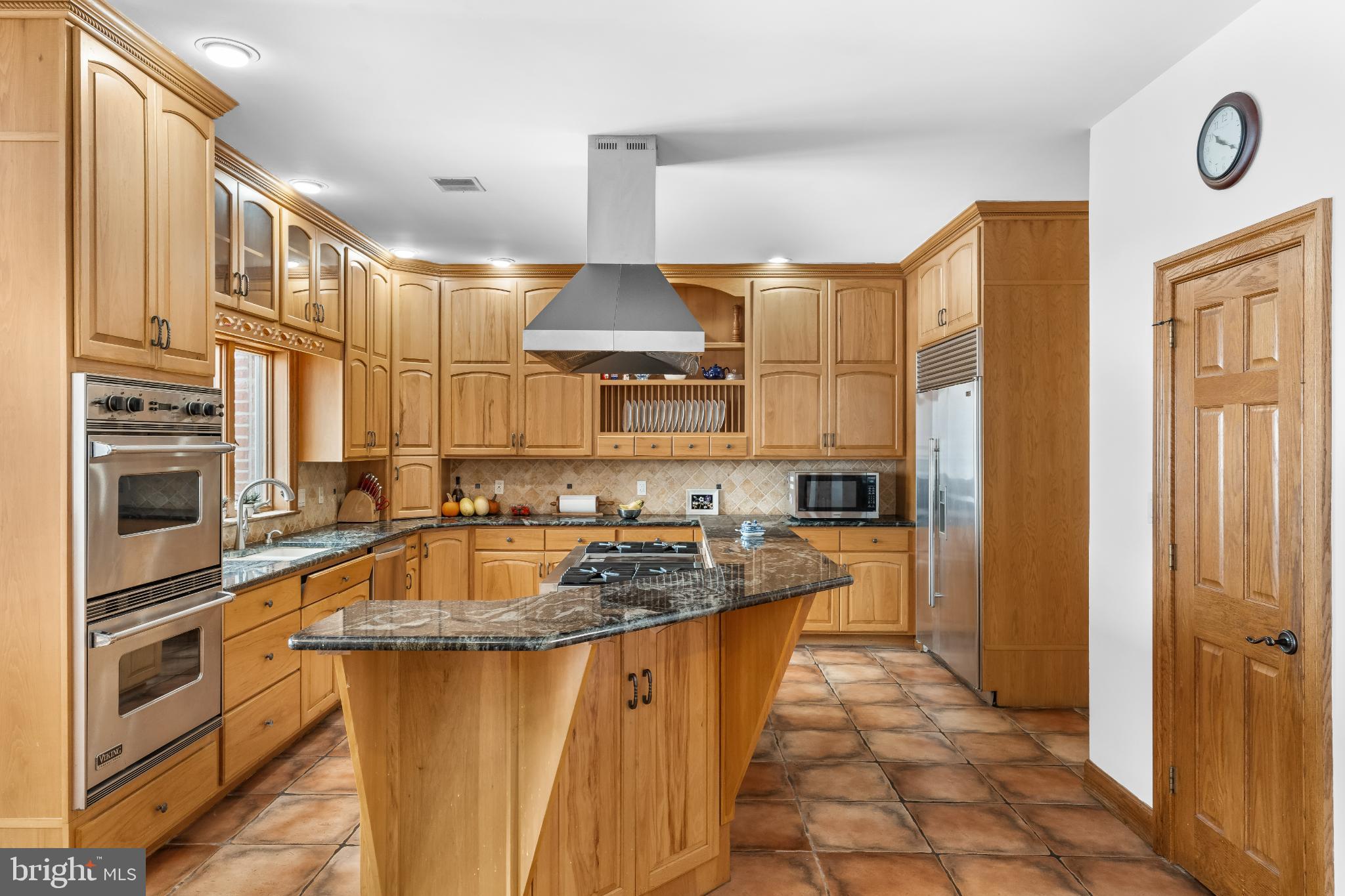 216 Merwinsburg Road Effort, PA 18330 - Photo 29 of 75 Warm wood tones in a spacious kitchen.