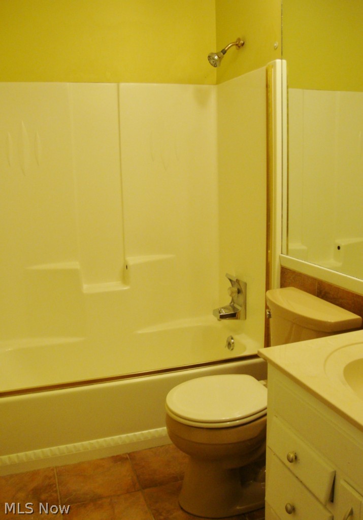 5698 Rock Point Circle North Ridgeville, OH 44039 - Photo 15 of 25 Main bath has ceramic flooring.