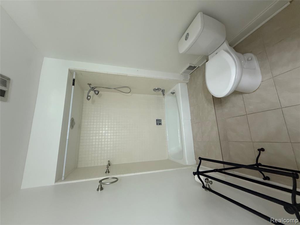150 East Long Lake Road Bloomfield Hills, MI 48304 - Photo 17 of 22