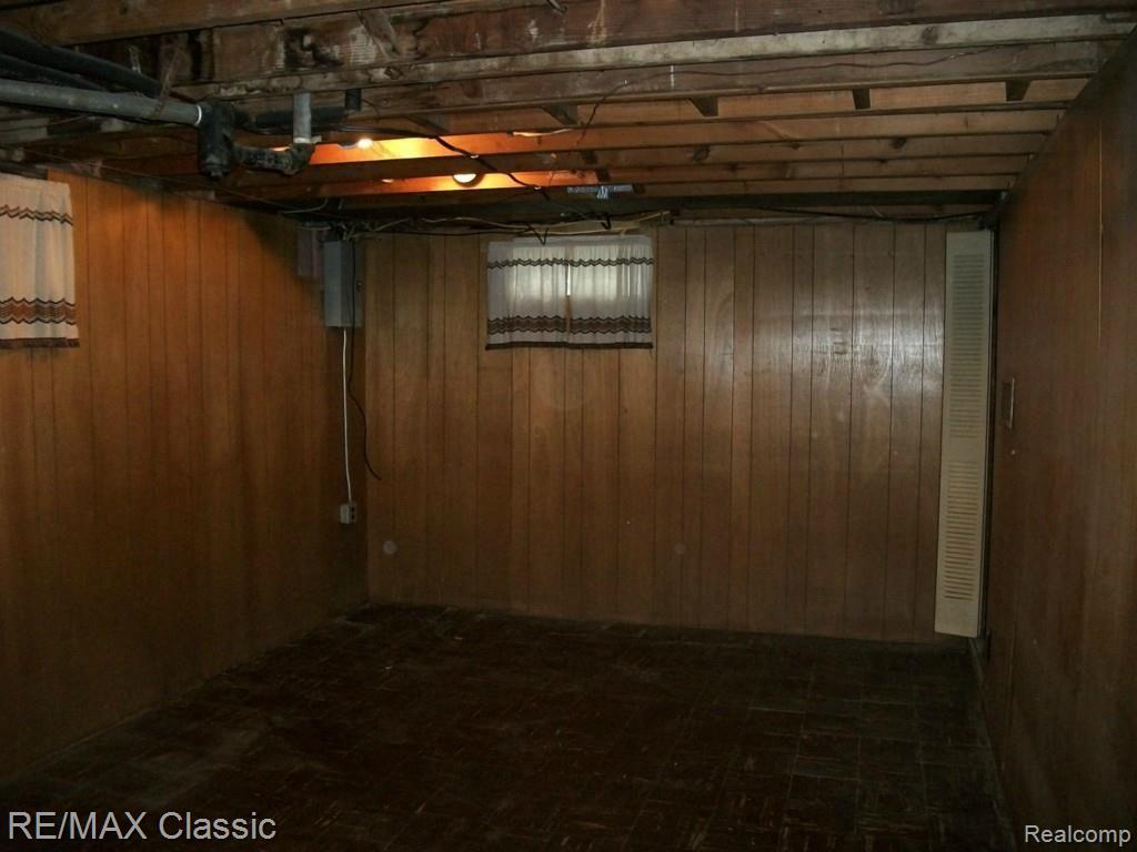 1259 Oxford Road Berkley, MI 48072 - Photo 30 of 30 100_3533.jpg