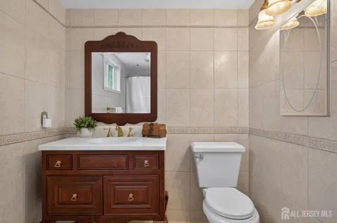 $800,000 | 24 Deerwood Avenue, Edison, NJ 08817