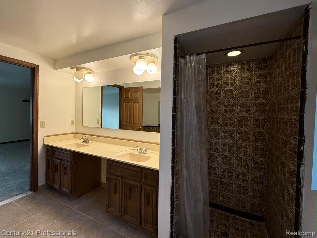 100 Longford Drive Rochester Hills, MI 48309 - Photo 22 of 47