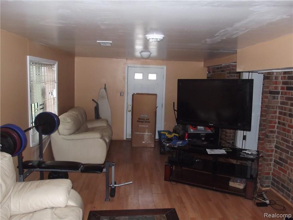 18808 Midway Road Southfield, MI 48075 - Photo 16 of 25 DSCF7259.JPG