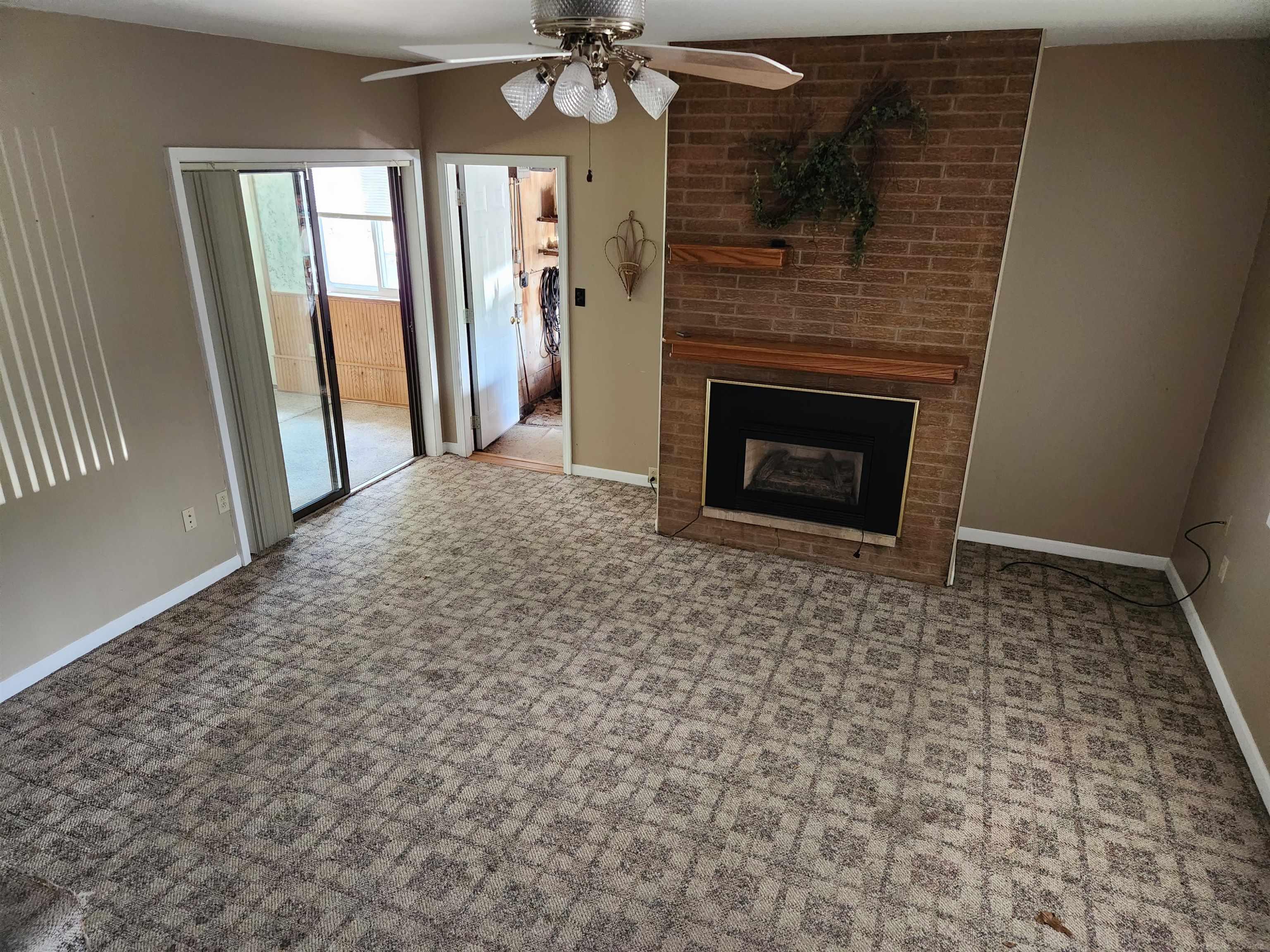 2131 Elmcrest Road Sterling Heights, MI 48310 - Photo 16 of 24