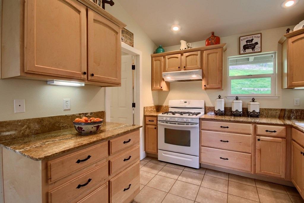 5090 Fairgrounds Road Mariposa, CA 95338 - Photo 13 of 43 Gallery Image 13