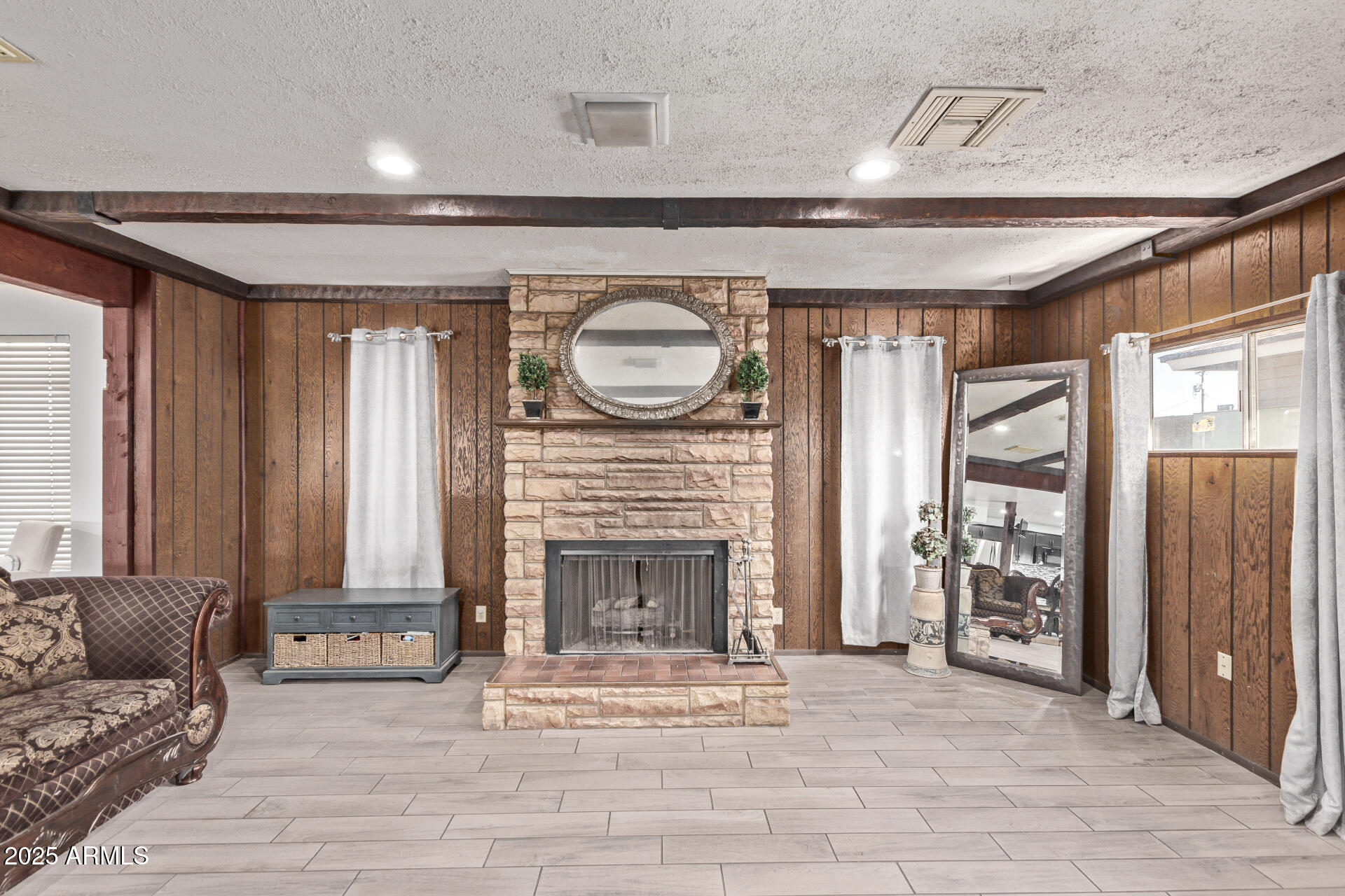 5802 North 38th Drive Phoenix, AZ 85019 - Photo 5 of 30 04 38th