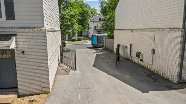 $1,650,000 | 1961-1970 Rembert Place, Unit 1961 1962 1963 1964 1967 1969 1970, Memphis, TN 38104