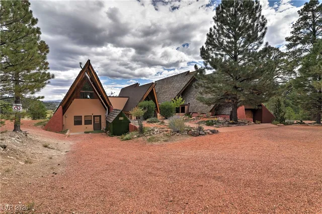 $2,950,000 | 2814 North Dead Horse Loop, Duck Creek Village, UT 84710