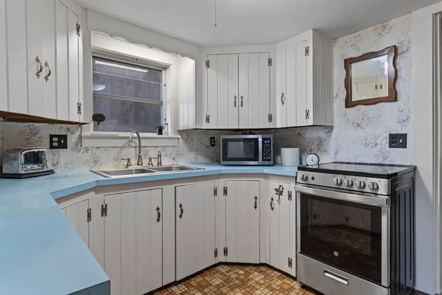 $570,000 | 1 Cherry Road, North Hampton, NH 03862