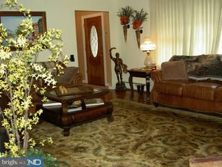 310 Locust Road Fort Washington, PA 19034 - Photo 2 of 6 Gallery Image 2