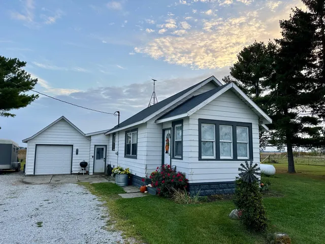 $280,000 | 456 East 400 South, Valparaiso, IN 46383