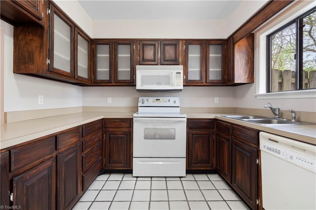 236 Northpoint Avenue, Unit A High Point, NC 27262 - Photo 8 of 45 Gallery Image 8