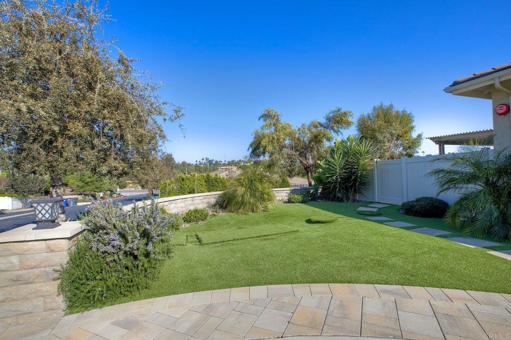 1122 Palomar Circle Escondido, CA 92027 - Photo 4 of 47