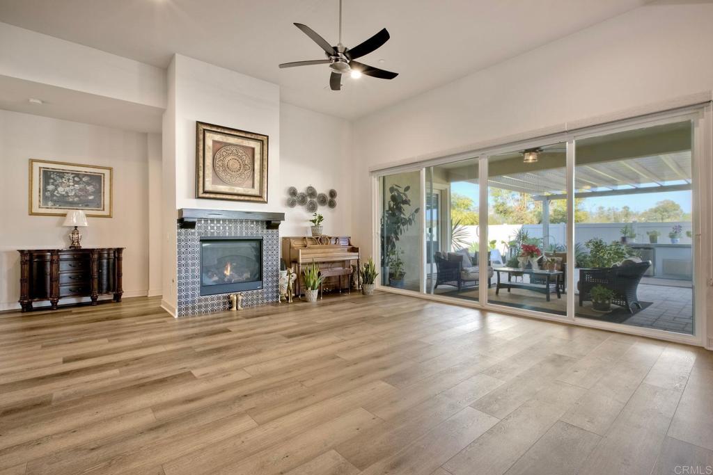 1122 Palomar Circle Escondido, CA 92027 - Photo 6 of 47