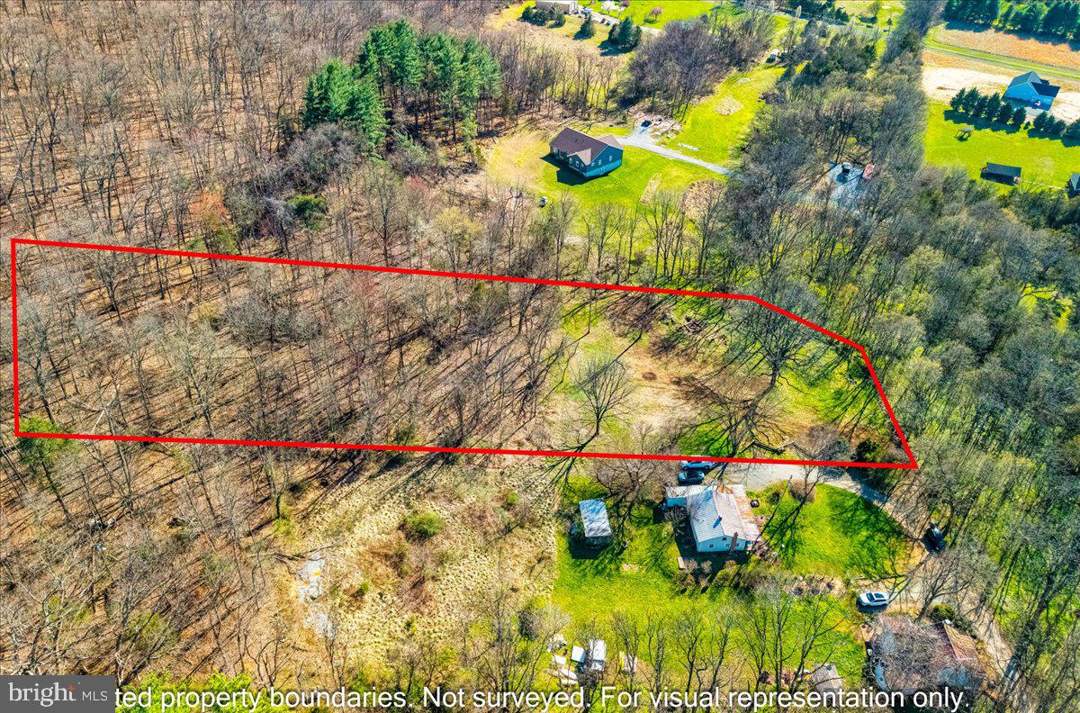 19133 Geeting Road Keedysville, MD 21756 - Photo 27 of 32 a view of swimming pool