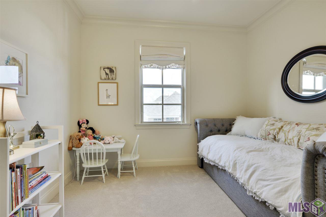1962 Sugar Cane Baton Rouge, LA 70810 - Photo 15 of 19 Upstairs Bedroom