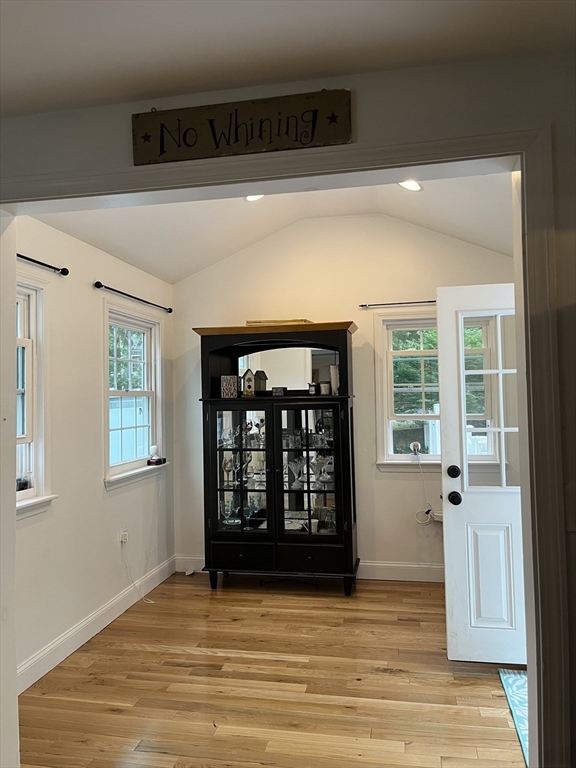4 Robin Road Billerica, MA 01821 - Photo 9 of 15