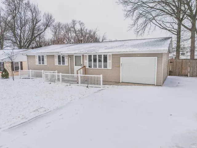 $195,000 | 6418 Maywood Circle, Fort Wayne, IN 46819