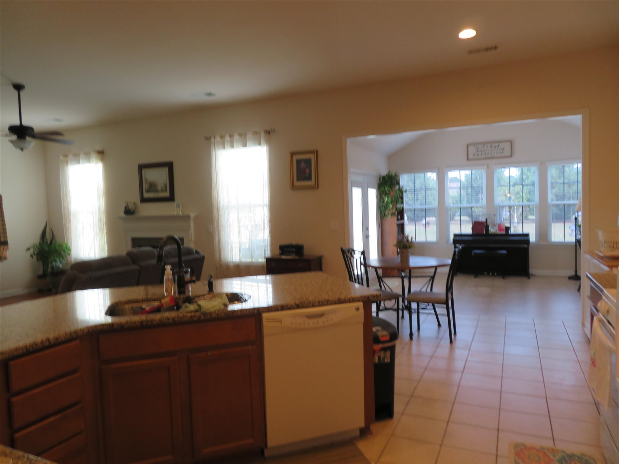 596 Shoreline Boulevard Boiling Springs, SC 29316 - Photo 9 of 35 Gallery Image 9