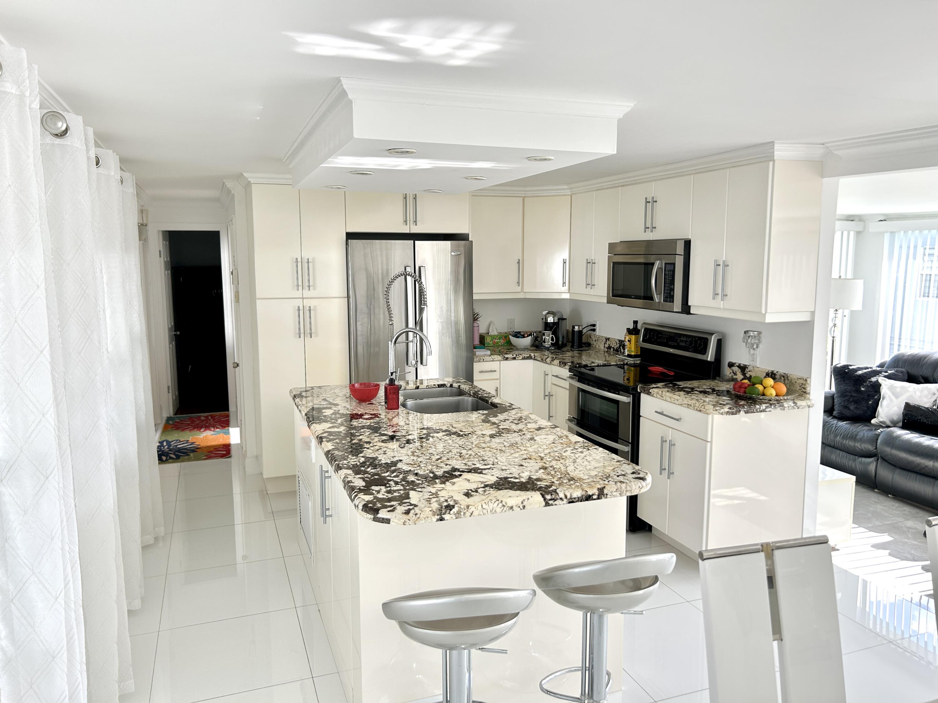 3233 State Street Hollywood, FL 33021 - Photo 11 of 30 IMG_3171