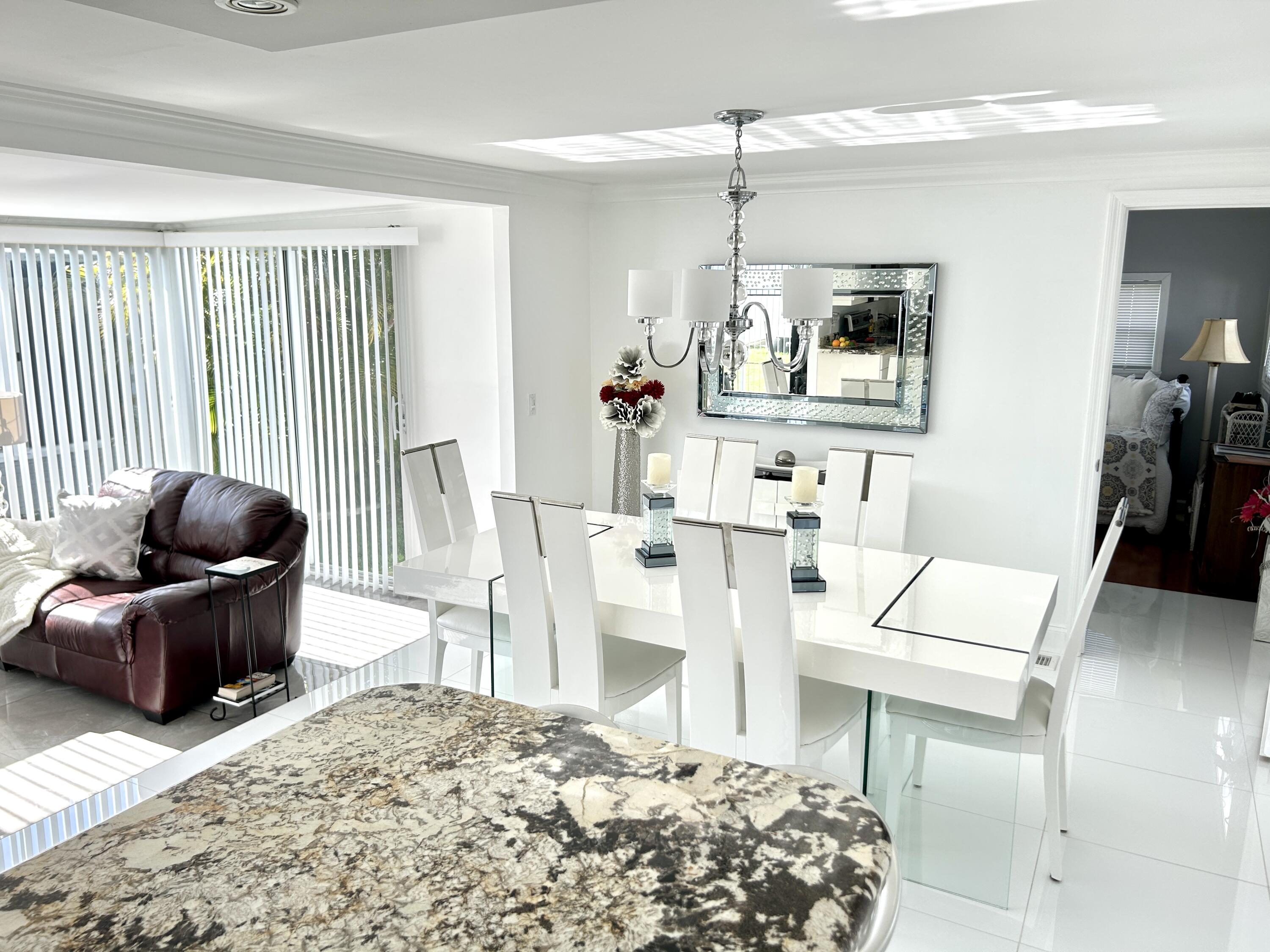 3233 State Street Hollywood, FL 33021 - Photo 13 of 30 IMG_3173