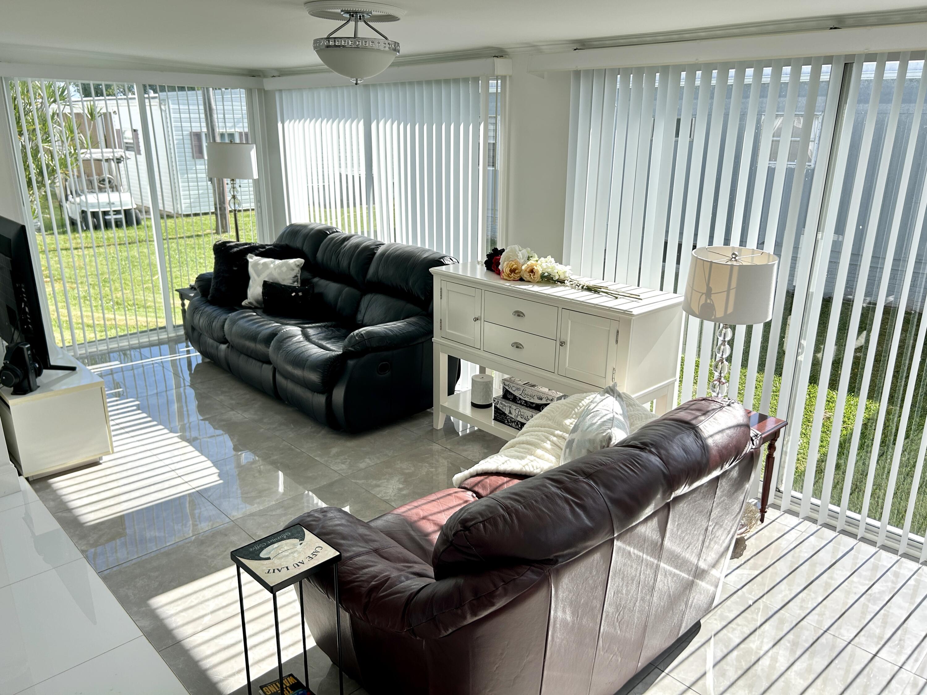 3233 State Street Hollywood, FL 33021 - Photo 5 of 30 IMG_3165